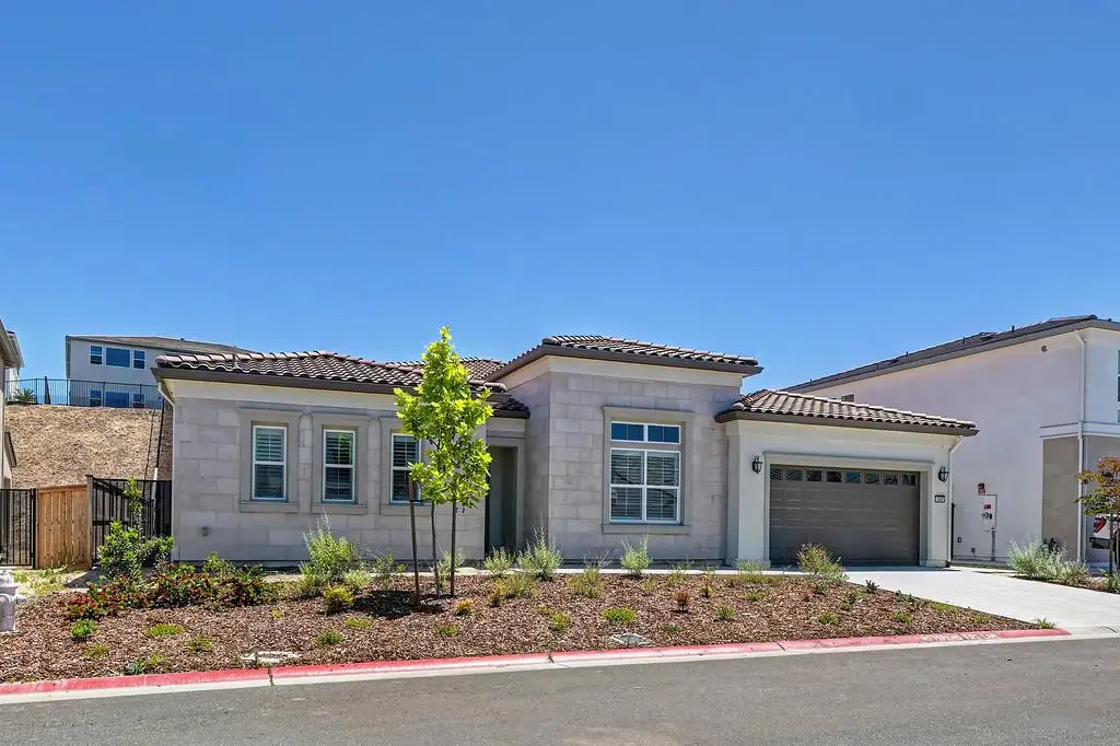 1047 Lassen Peak Drive, El Dorado Hills, CA 95762 - #1