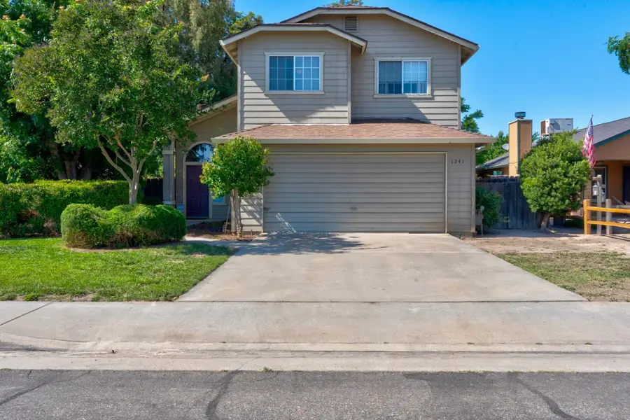 1241 Warkentin Street, Kingsburg, CA 93631 - #2
