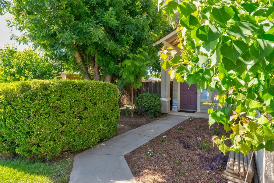 1241 Warkentin Street, Kingsburg, CA 93631 - #3