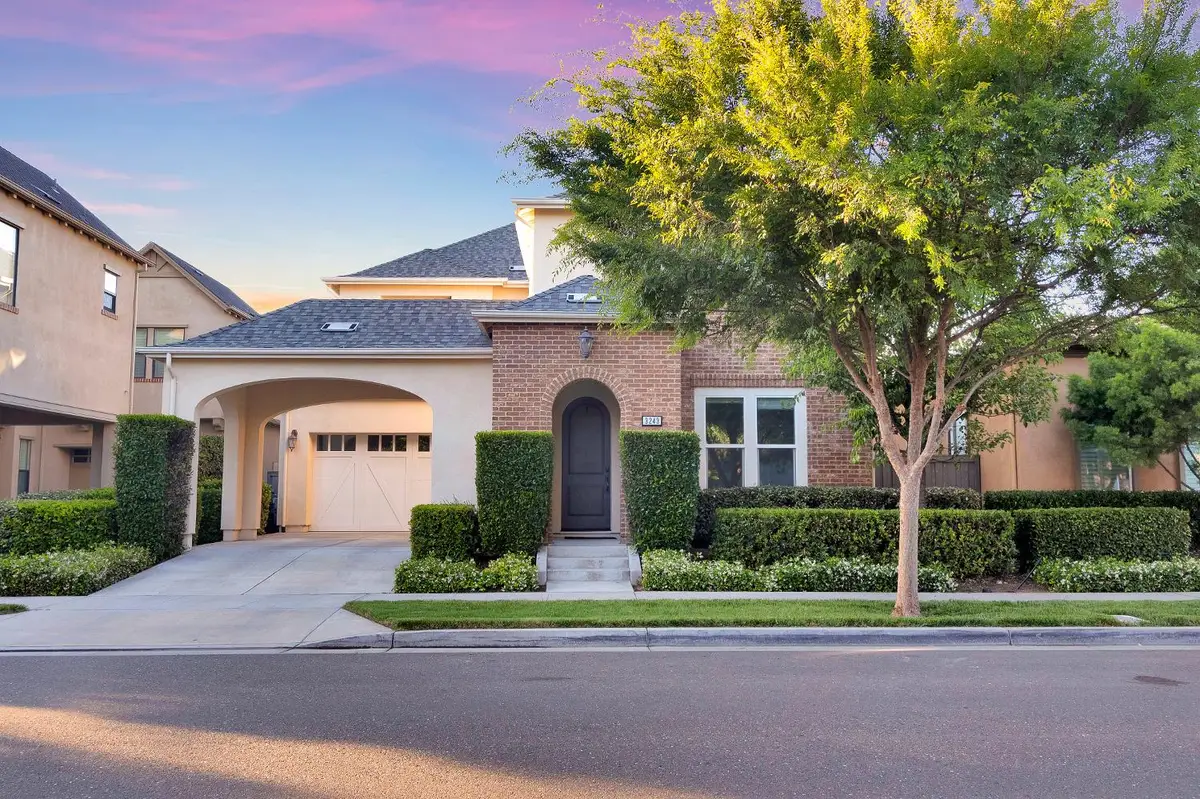 3243 Dullanty Way, Sacramento, CA 95816 - #1