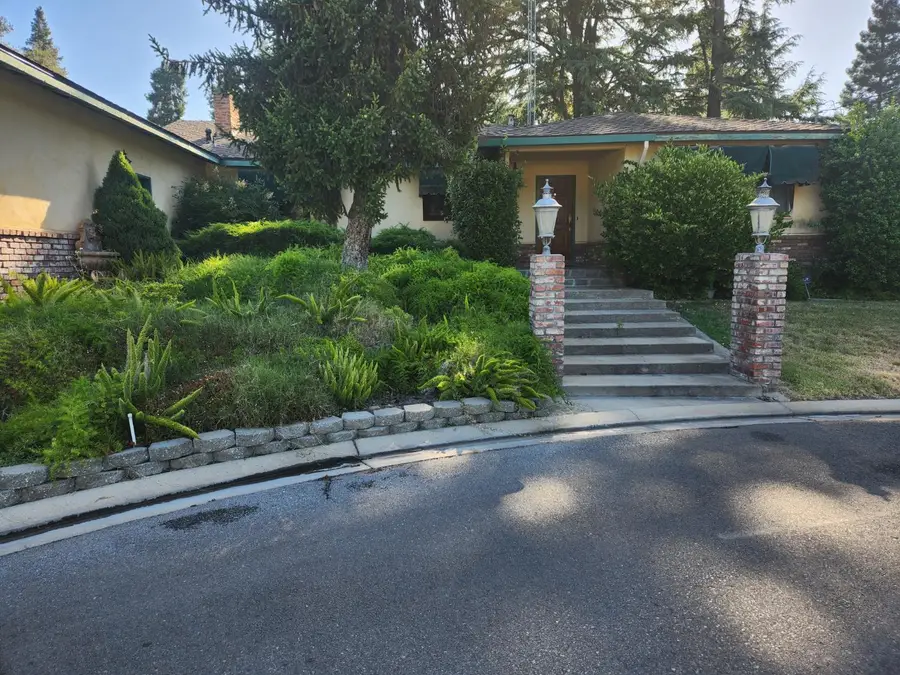 2411 Pinehurst Drive, Oakdale, CA 95361 - #2
