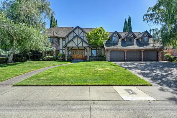 898 Lake Front Drive, Sacramento, CA 95831