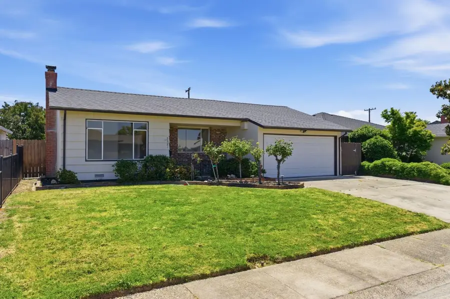 2621 Fernandez Drive, Sacramento, CA 95822 - #2