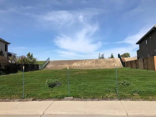 6079 Riverbank Circle, Stockton, CA 95219