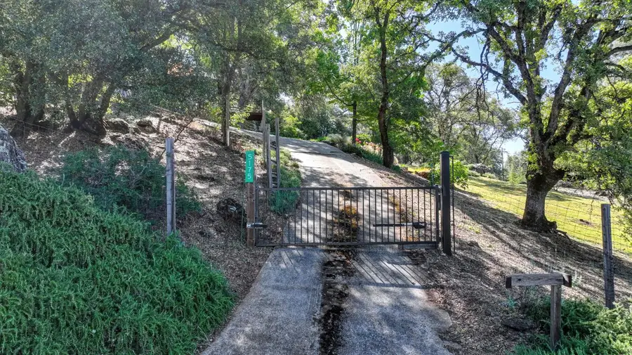 5175 Thomas Drive, Auburn, CA 95602 - #3