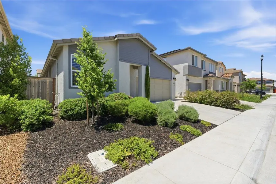 2240 Borealis Circle, Roseville, CA 95747 - #3