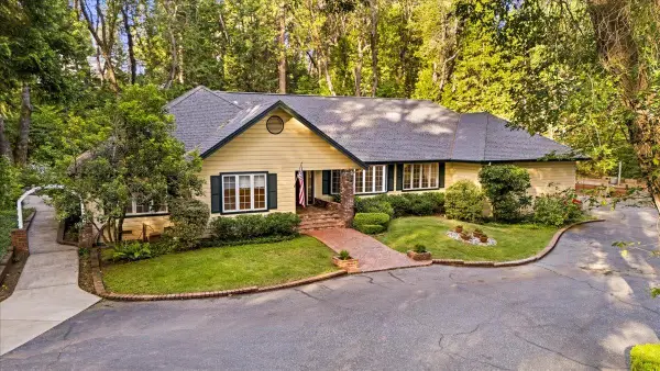 11800 Whisperwood Way, Nevada City, CA 95959