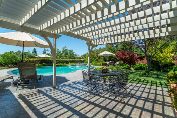 504 Dorset Court, Winters, CA 95694