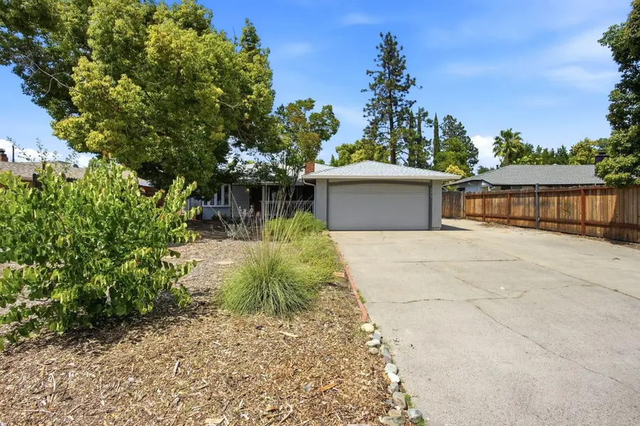 4617 Robertson Avenue, Sacramento, CA 95821 - #2