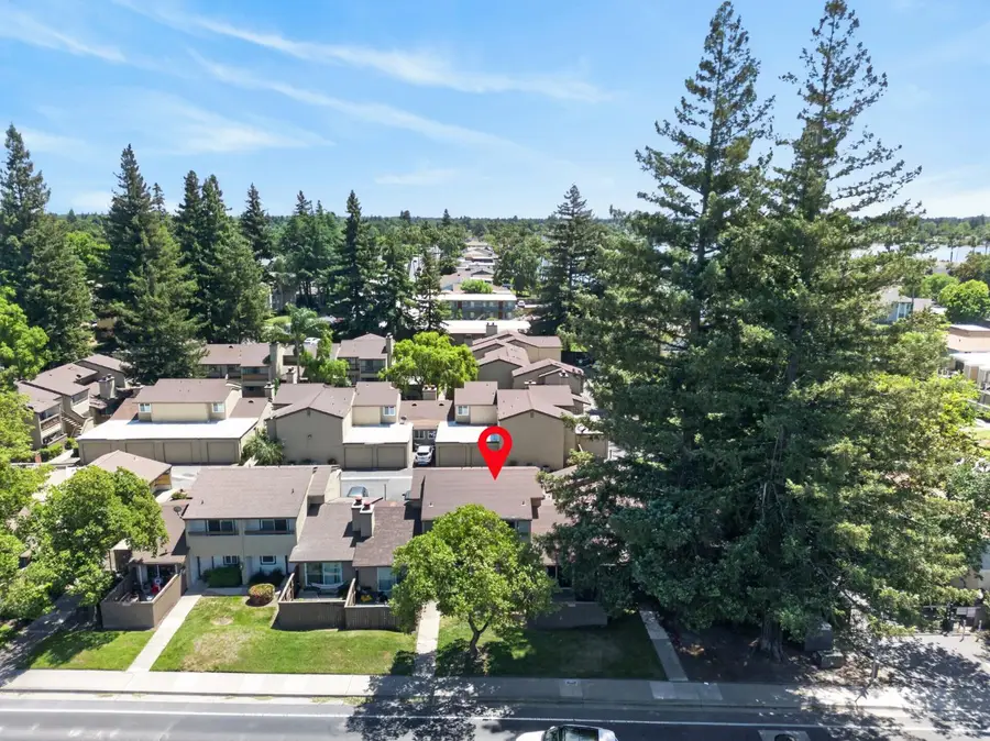 6239 Riverside Boulevard #2, Sacramento, CA 95831 - #2