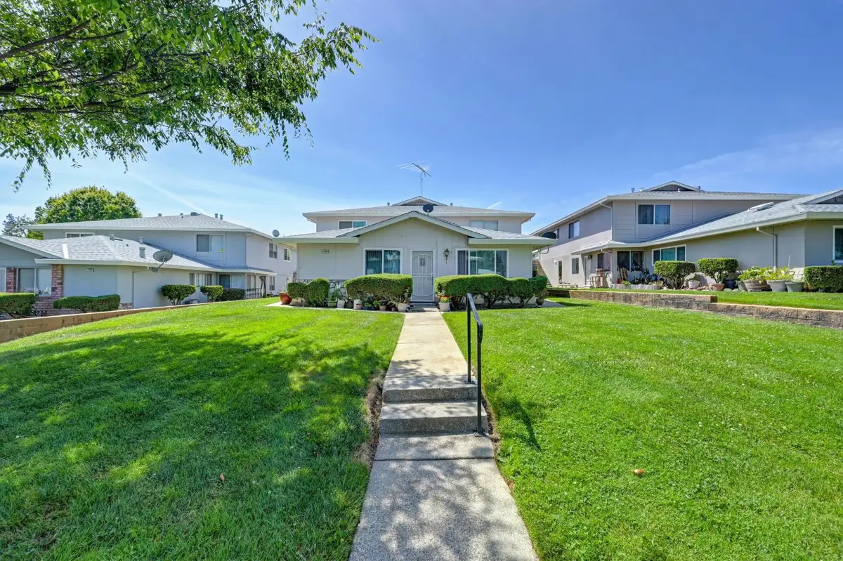 11680 Garnet Way #4, Auburn, CA 95602 - #1