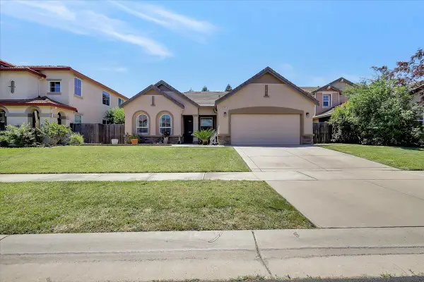1254 Jewelflower Street, Plumas Lake, CA 95961