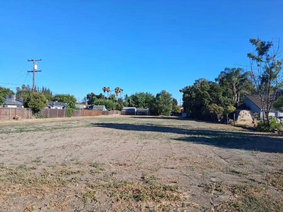 2433 Canal Drive, Stockton, CA 95204 - #2