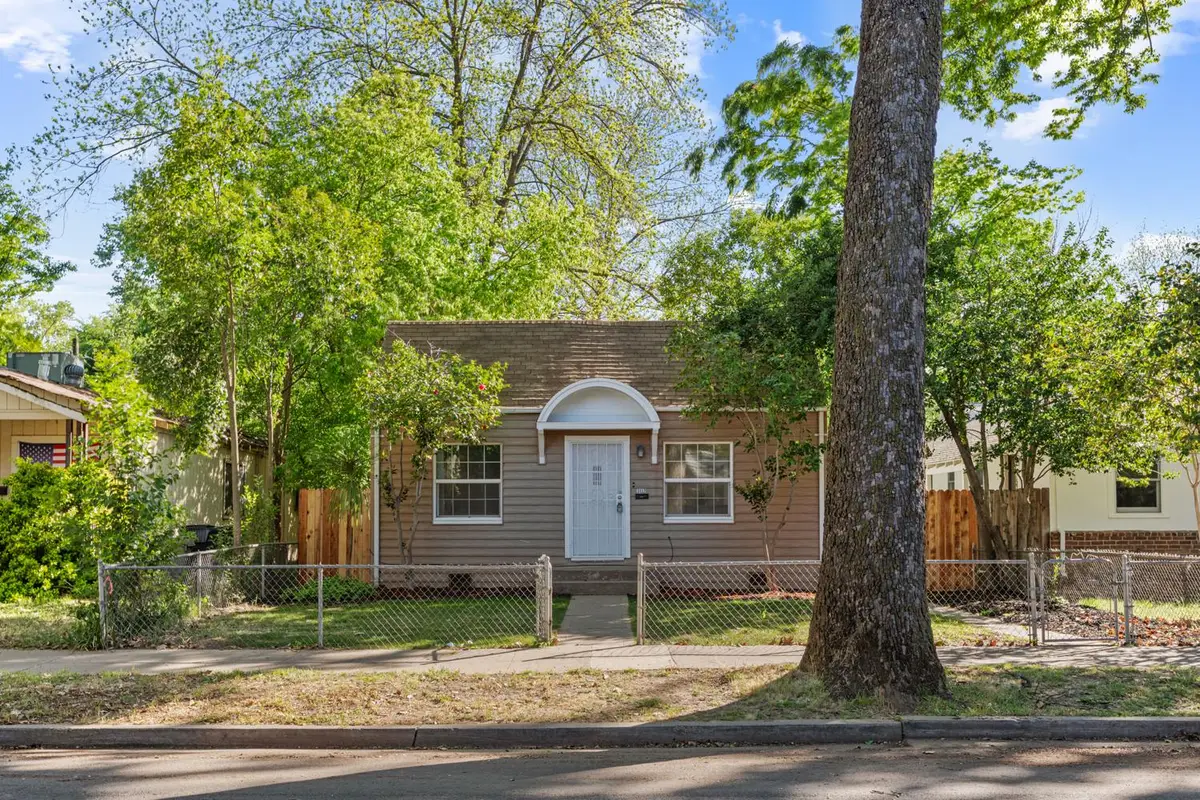 3132 B Street, Sacramento, CA 95816 - #1