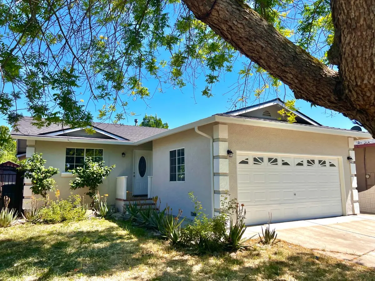 154 Brook Hallow Dr, Patterson, CA 95363 - #1