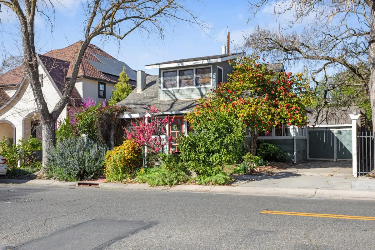 4901 V Street, Sacramento, CA 95817 - #1