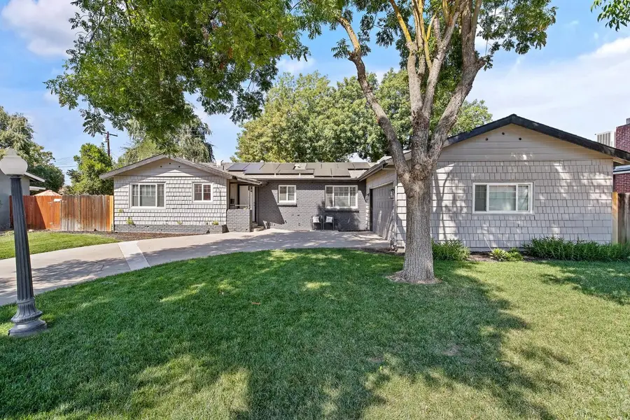 2424 W Fairview Court, Visalia, CA 93277 - #2