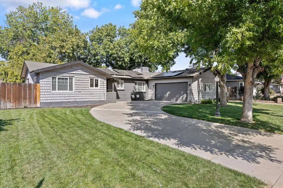 2424 W Fairview Court, Visalia, CA 93277 - #3