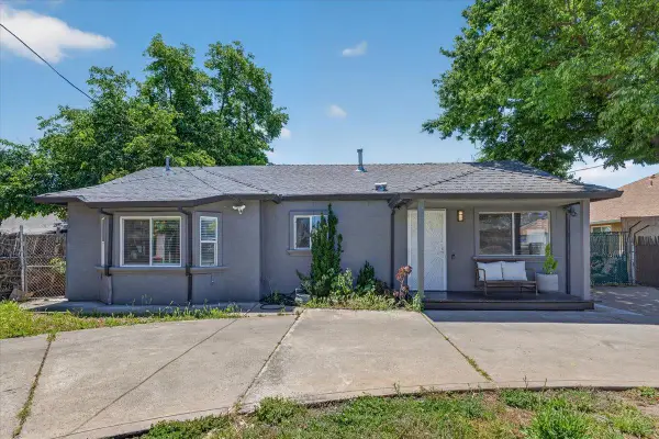 7524 Fruitridge Road, Sacramento, CA 95820