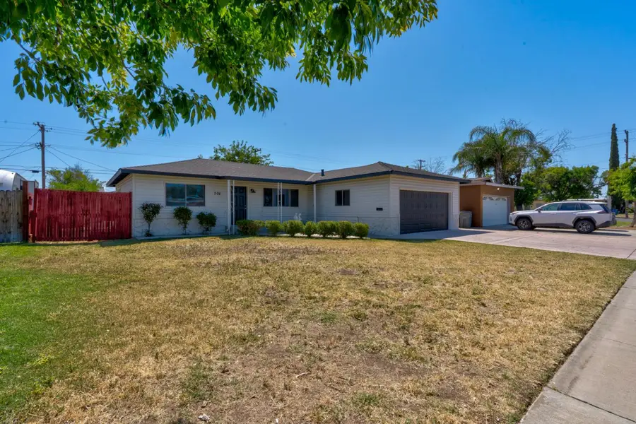 208 N Santa Rita Street, Los Banos, CA 93635 - #2