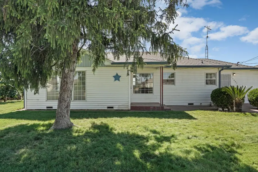 15661 Curry Avenue, Lodi, CA 95240 - #3