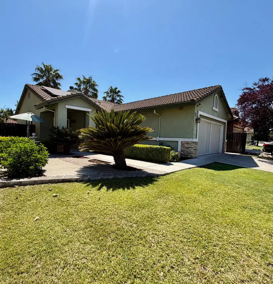 879 Wallace Drive, Woodland, CA 95776 - #2