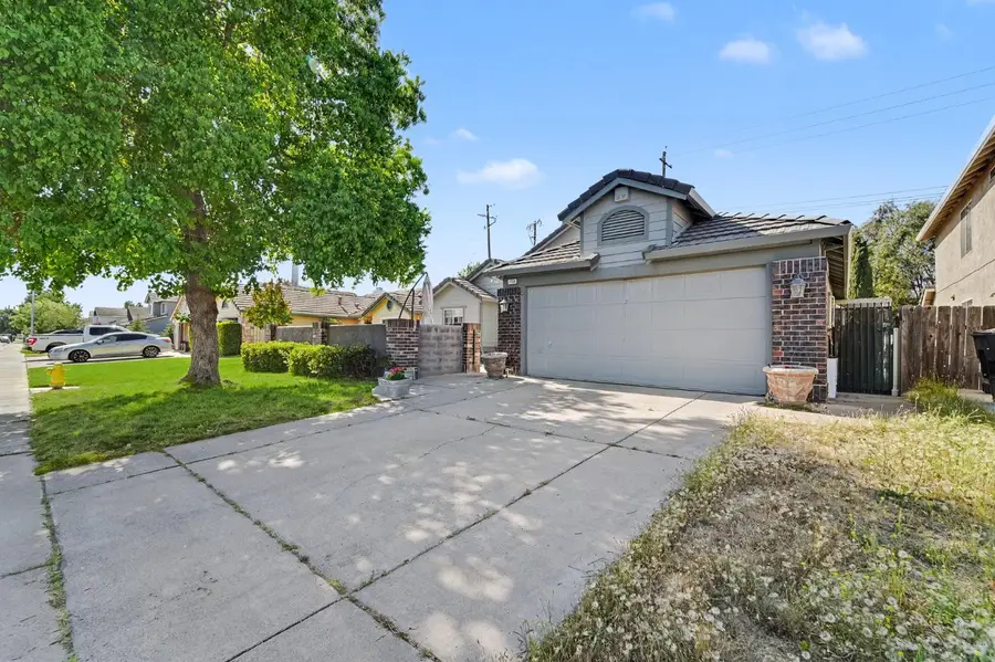 1750 E G Street, Oakdale, CA 95361 - #3