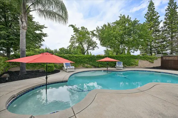 1400 Rose Glen Drive, Roseville, CA 95661