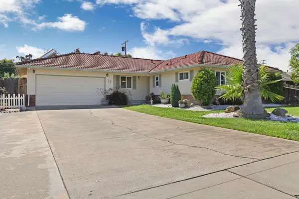 25 Wellington Way, Lodi, CA 95242