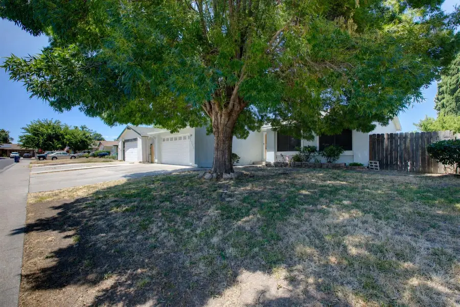 1323 Rusher Street, Tracy, CA 95376 - #3