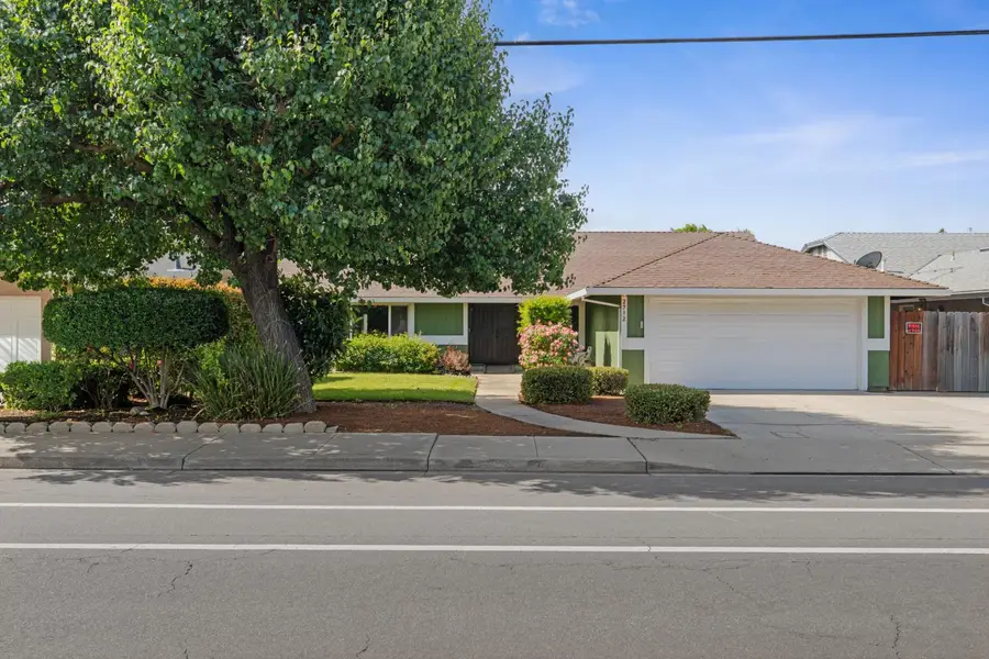 2712 Floyd Avenue, Modesto, CA 95355 - #2
