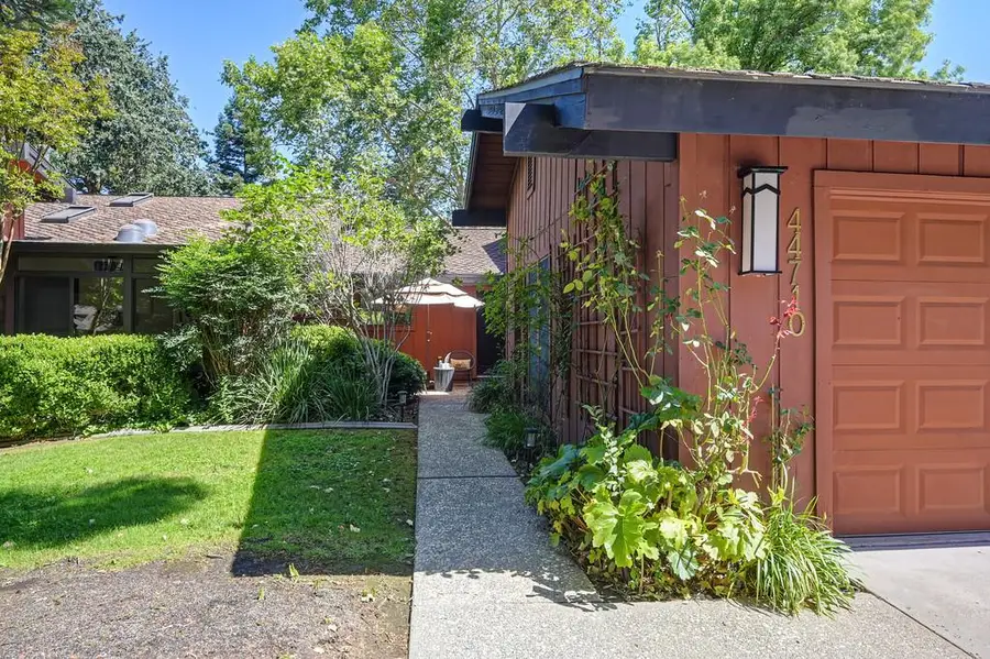 44710 Garden Ct, El Macero, CA 95618 - #2