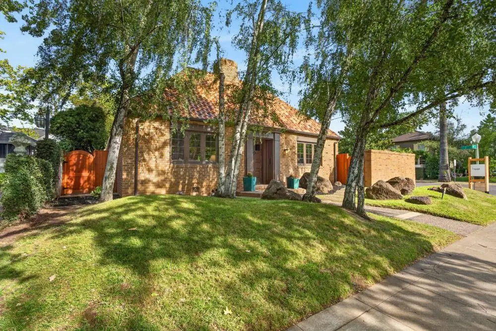 945 44th Street, Sacramento, CA 95819 - #1