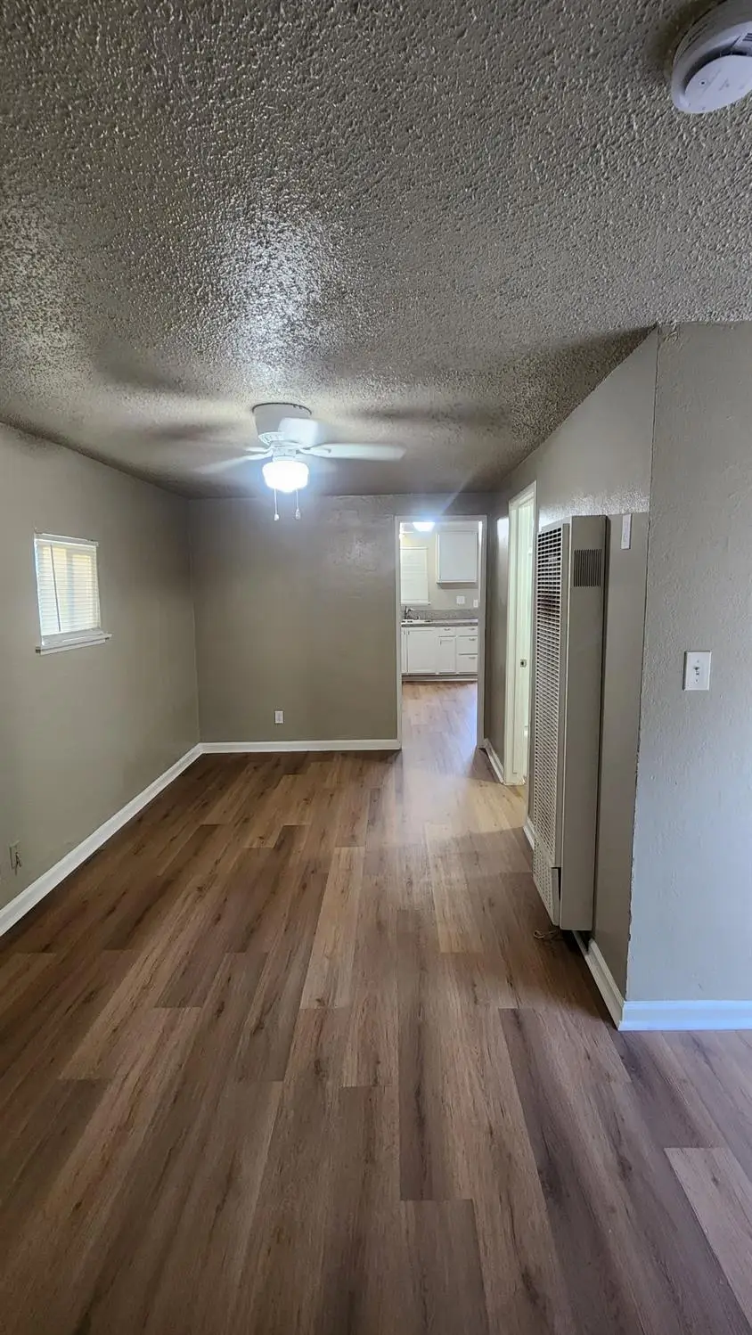 301 Braden Avenue, Hanford, CA 93230 - #3