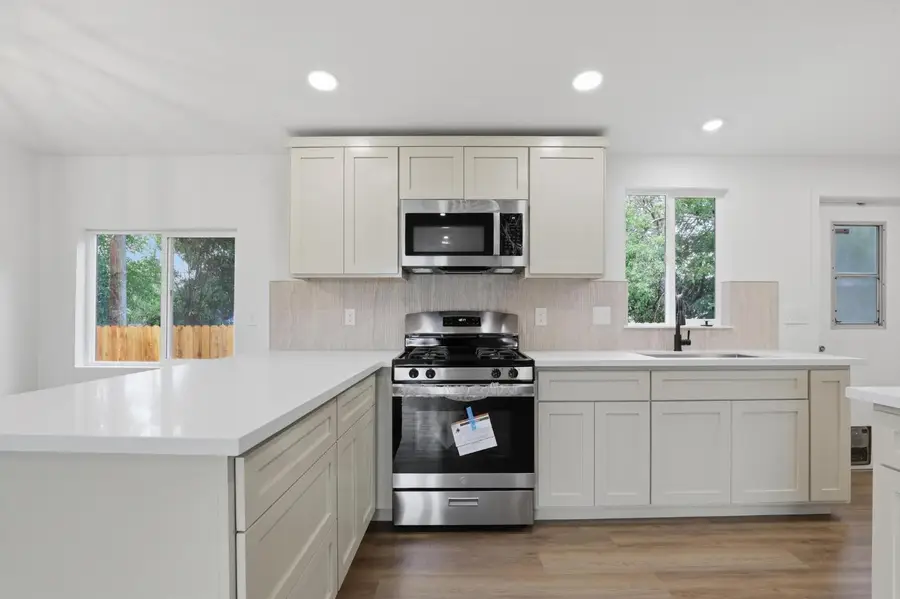 1524 2nd Avenue, Olivehurst, CA 95961 - #2