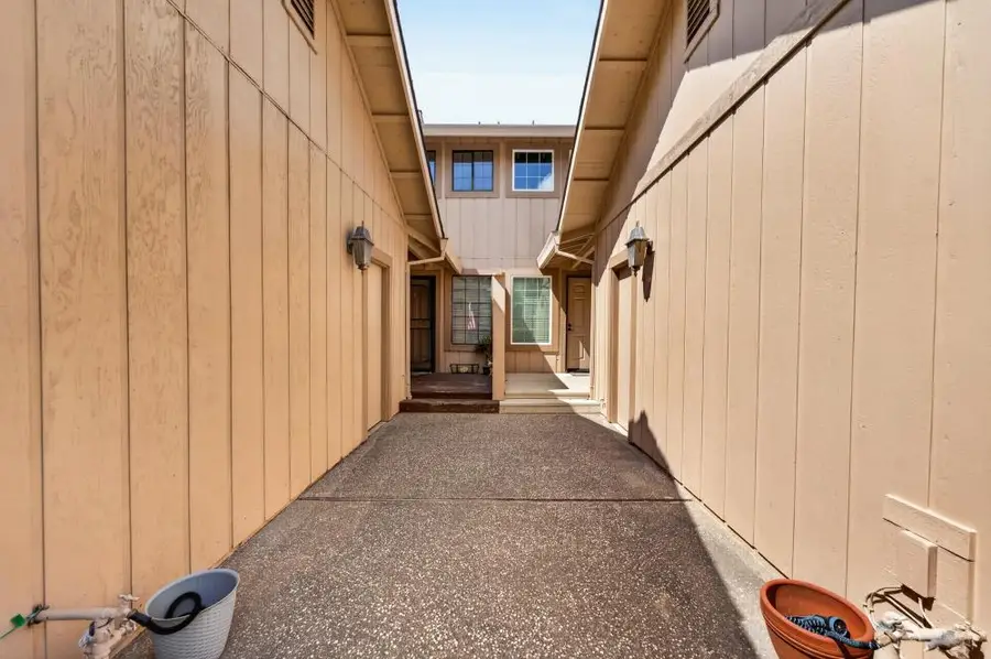 8187 Shane Lane, Citrus Heights, CA 95610 - #2