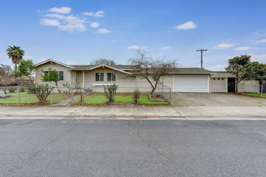 2190 Meadowglen Avenue, Sacramento, CA 95832 - #3