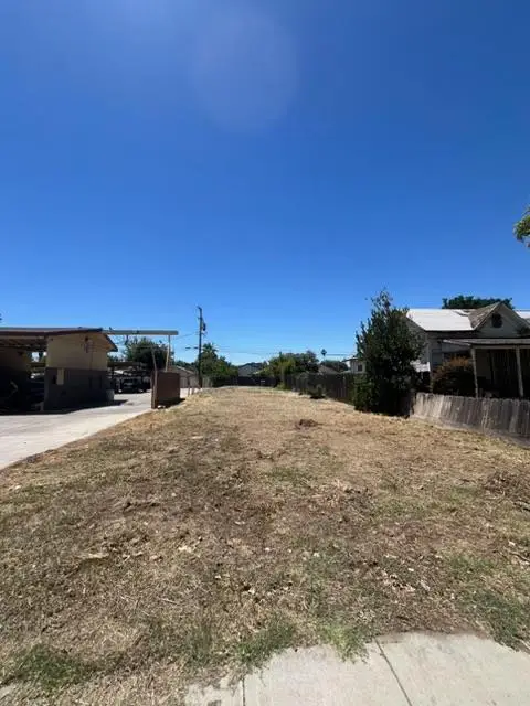912 N D Street, Madera, CA 93638 - #1