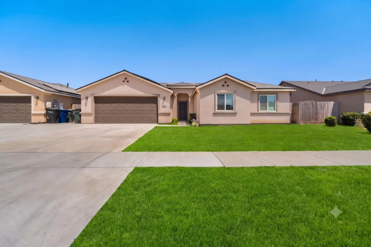 2439 Madeline Drive, Hanford, CA 93230 - #1