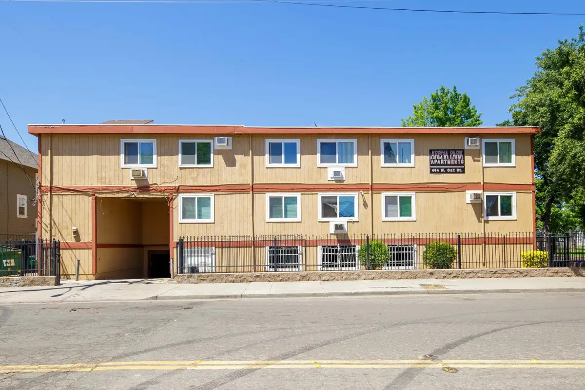 404 W Oak Street, Stockton, CA 95203 - #1