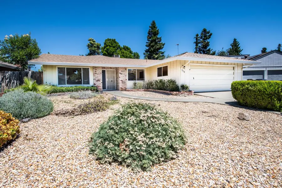 524 Woodside Drive, Woodland, CA 95695 - #2