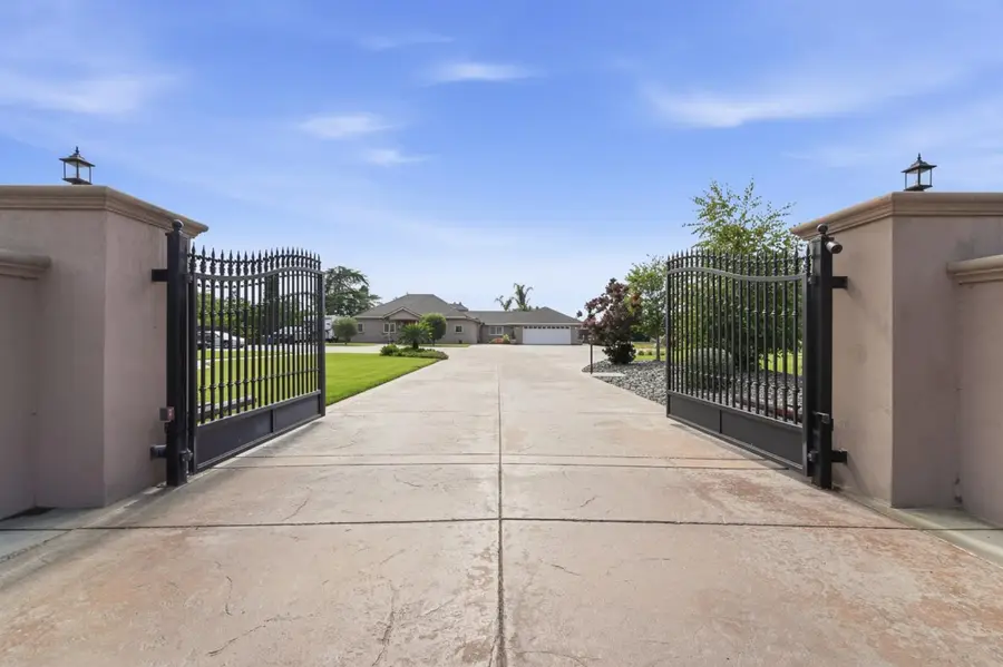 2837 Geer Road, Hughson, CA 95326 - #3