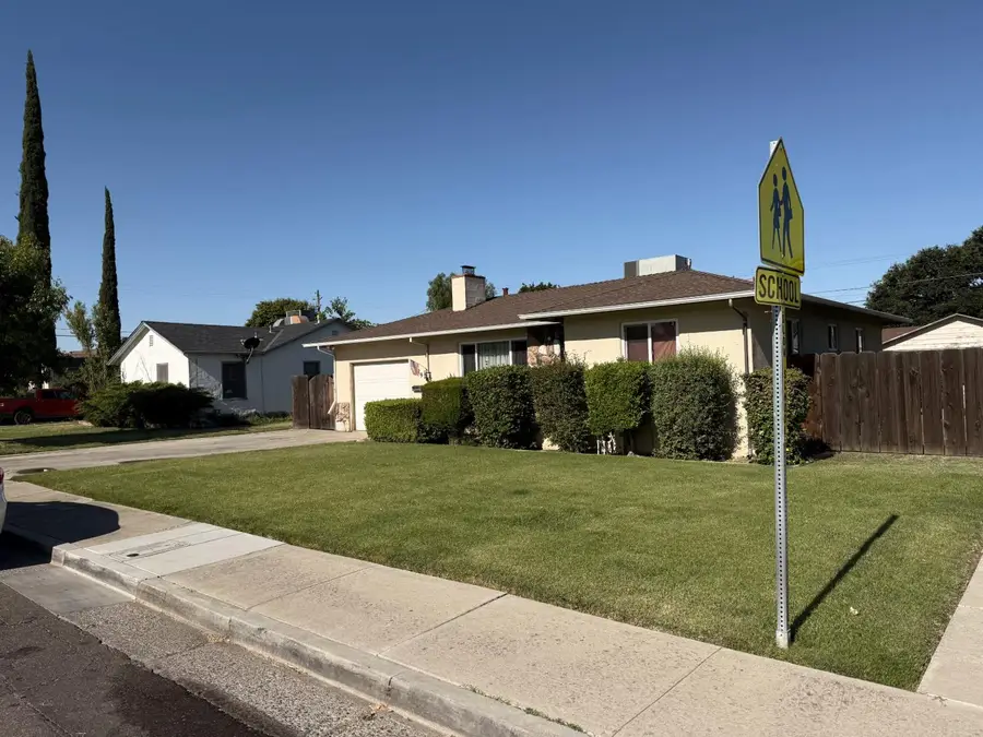 1129 Idaho Avenue, Los Banos, CA 93635 - #2