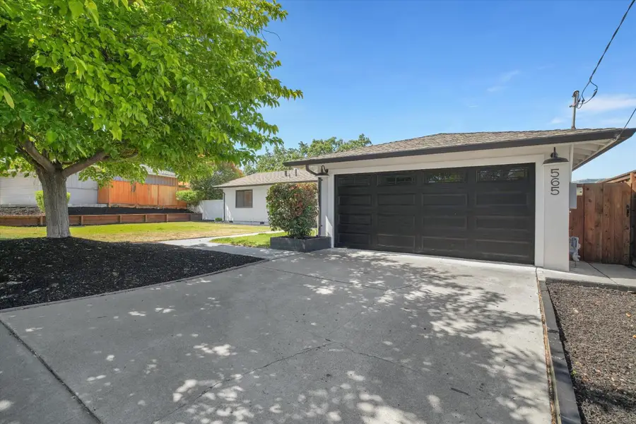 565 E Angela Street, Pleasanton, CA 94566 - #2