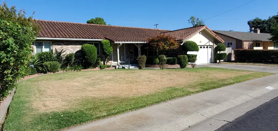 7722 Woodside Drive, Stockton, CA 95207 - #2