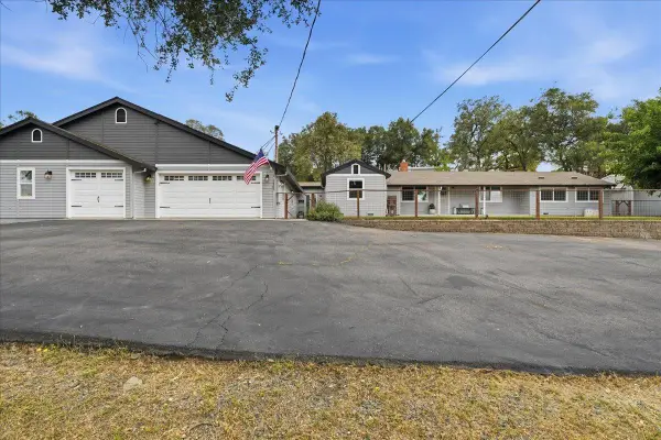 12400 Dry Creek Road, Auburn, CA 95602