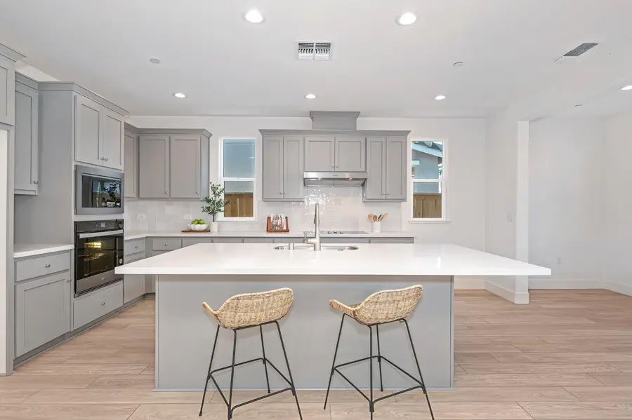 2082 Gravel Bar Way, Sacramento, CA 95832 - #2