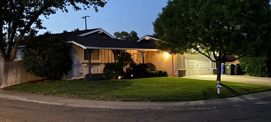 8201 Lake Forest Drive, Sacramento, CA 95826 - #2