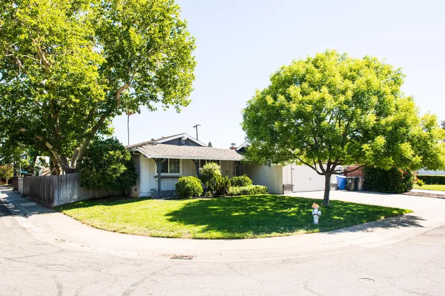 8201 Lake Forest Drive, Sacramento, CA 95826 - #3