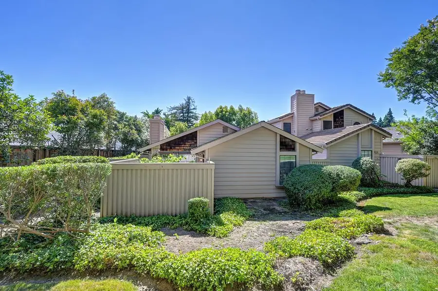 8152 Chenin Blanc Lane, Fair Oaks, CA 95628 - #3